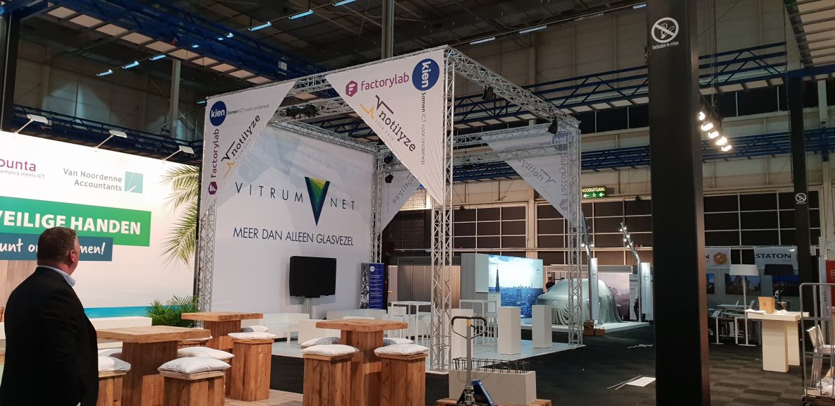 VitrumNet aanbouw stand Fenexpo 2018